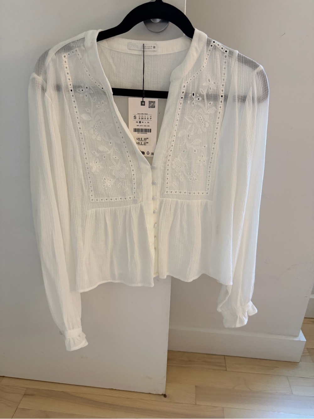 Zara White Embroidered V-Neck Button-Front Blouse